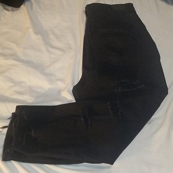 American Eagle Destroyed Mom Jeans - Picture 4 of 7